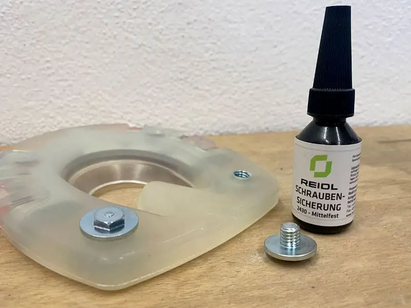 Alternative horseshoe, studs and screw lock