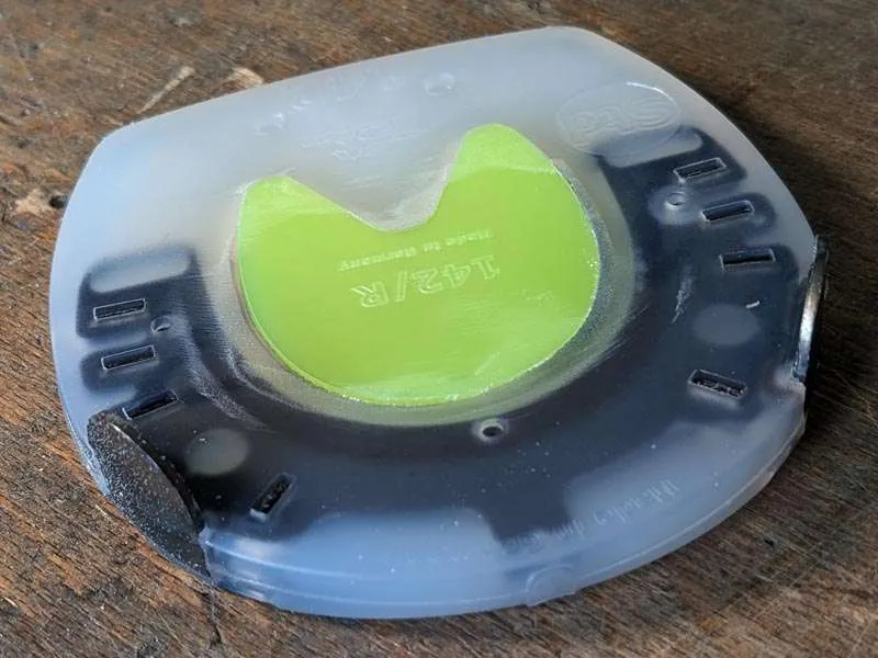 el protector del suelo en la herradura compuesta