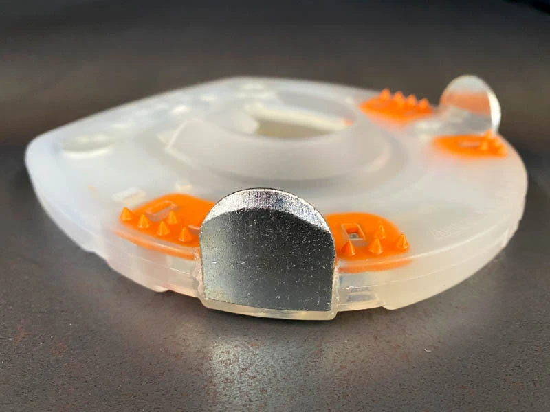 clipped Straight Bar shoe with shock-absorbing plastic coating